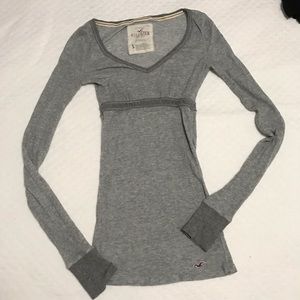 Gray long sleeve shirt